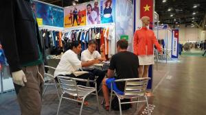 Sau 2 năm gián đoạn, doanh nghiệp dệt may Việt Nam trở lại Mỹ tìm khách hàng