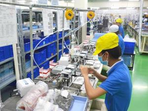 Kinh tế Việt Nam phát triển ngoạn mục, dự báo vượt chỉ tiêu tăng trưởng